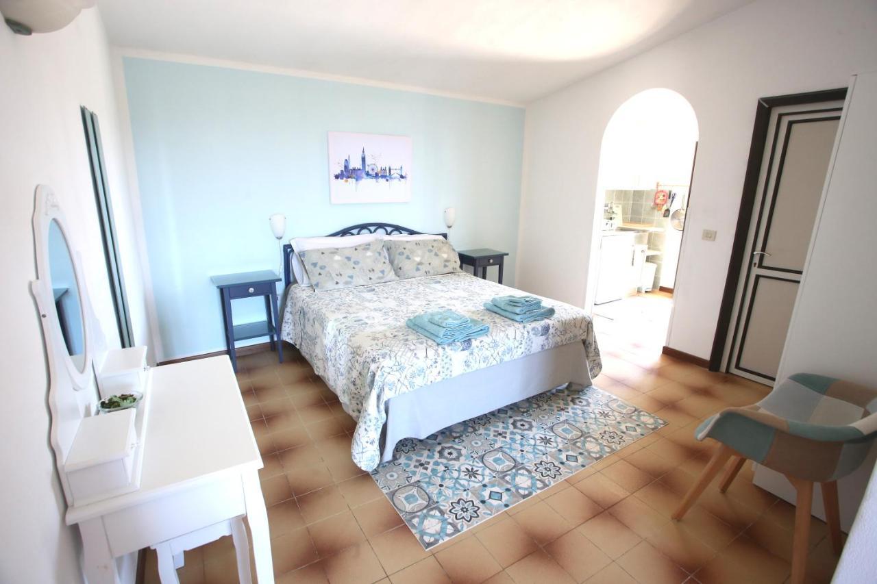 Ca' La Stella Sea-View Apartments Порто Адзуро Екстериор снимка